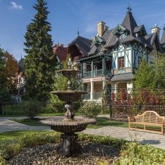 Зона для отдыха в КП Трувиль Зона для отдыха в центре поселка Трувиль