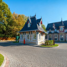 Выезд из поселка Трувиль через КПП Выезд из поселка Трувиль